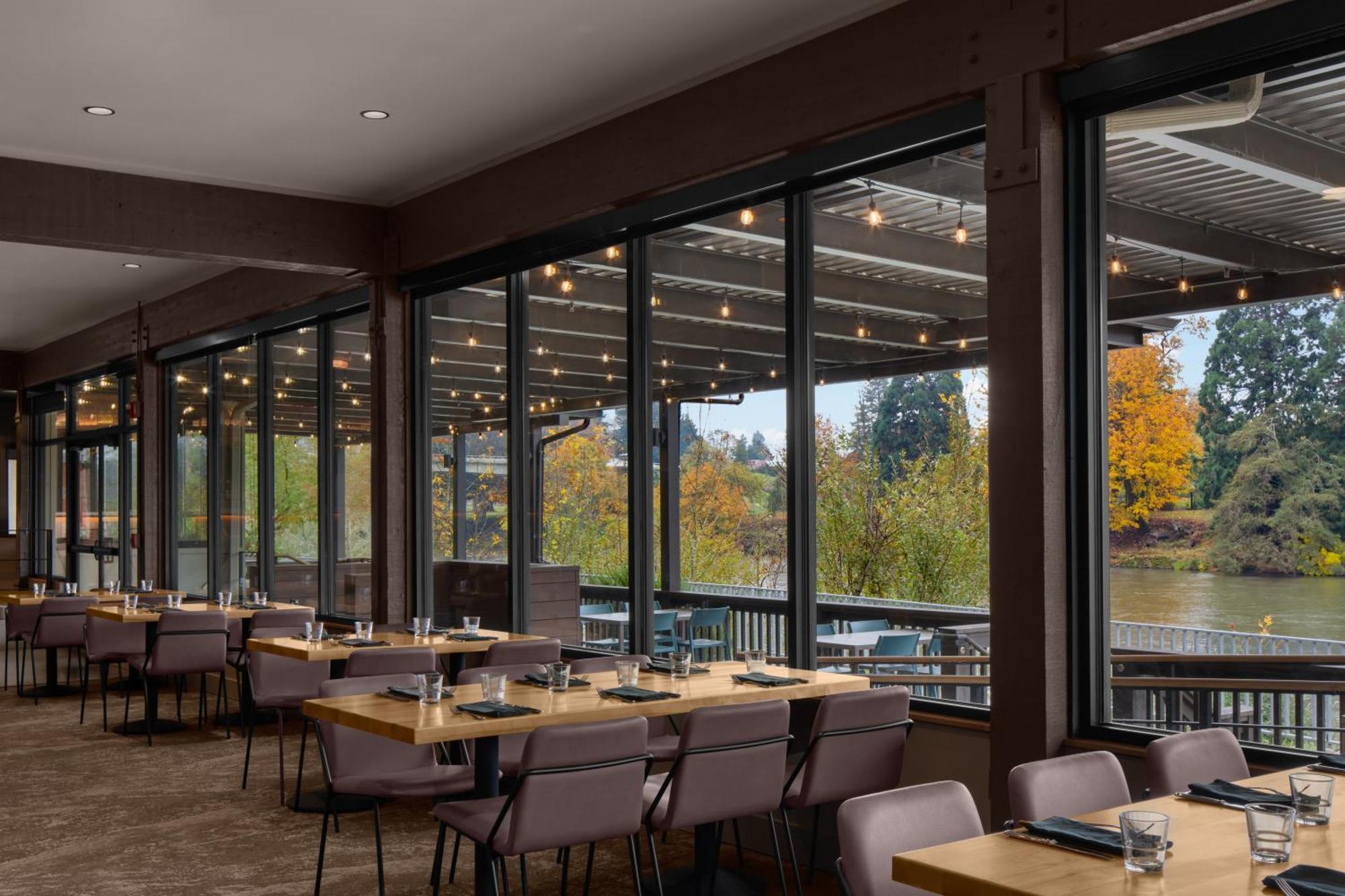 Valley River Inn Eugene Exterior foto