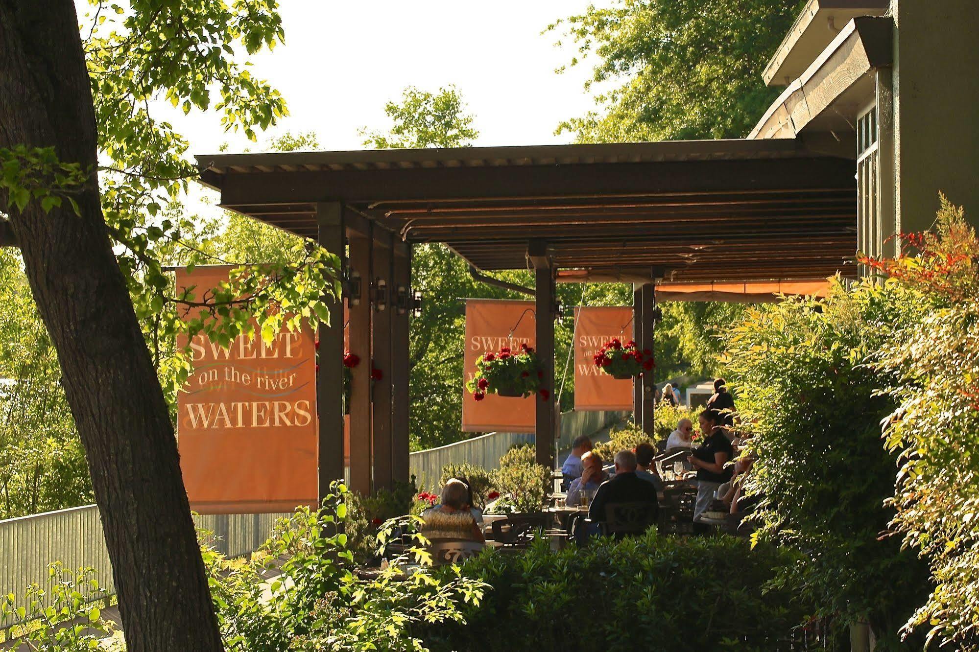Valley River Inn Eugene Exterior foto